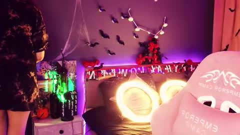 Emily online show from October 2025 02:25:02 AM