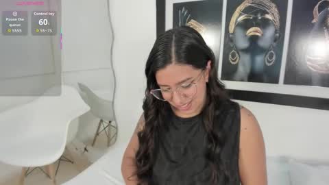emilyy_cooperr online show from September 2025 12:05:01 PM
