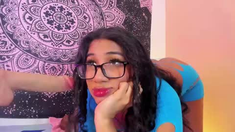 emilyy_walker online show from June 2026 01:03:01 PM