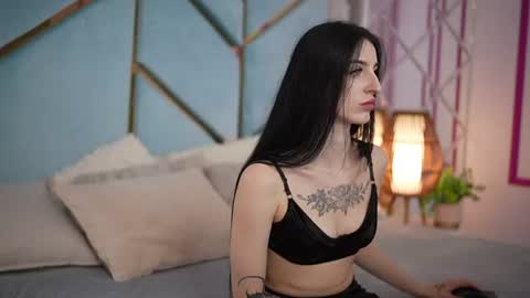 Snapshot of emilyymoon chatting on June 2026 06:47:02 AM emilyymoon online show from June 2026 06:47:02 AM