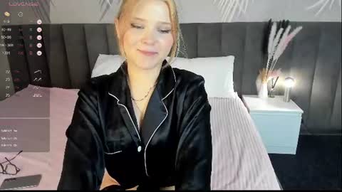 emilyyy_vibe online show from June 2026 09:22:02 AM