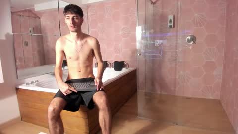 emir_ozan online show from February 2026 08:01:02 PM