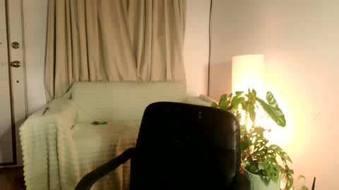 emma______1996 online show from July 2026 05:44:01 AM