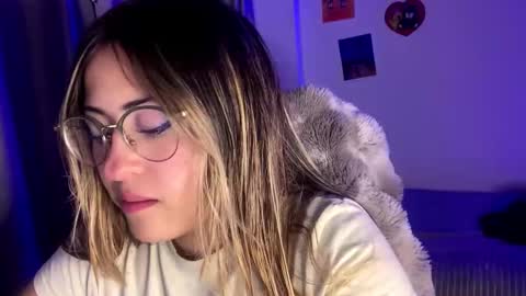 Emma Is here online show from October 2025 11:03:02 PM