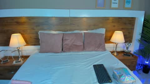 Snapshot of emma_bakker_ chatting on January 2025 10:44:01 AM Emma online show from January 2025 10:44:01 AM