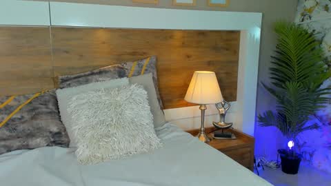 Snapshot of emma_bakker_ chatting on February 2025 02:34:02 PM Emma online show from February 2025 02:34:02 PM