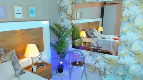 Snapshot of emma_bakker_ chatting on February 2025 01:08:02 PM Emma online show from February 2025 01:08:02 PM