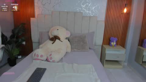 Emma  online show from April 2026 06:44:02 AM