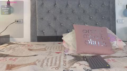 Emma online show from November 2025 04:46:01 AM