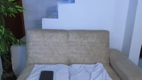 Emma Blue  modelo independiente online show from November 2025 04:44:02 AM