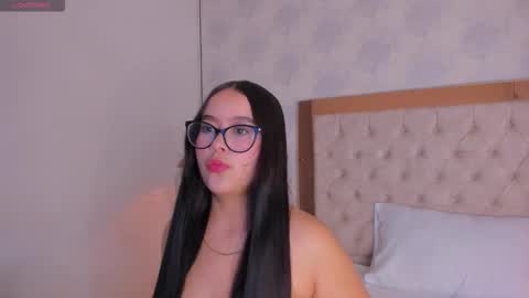 Snapshot of emma_bonnie chatting on October 2025 02:15:01 PM emma_bonnie online show from October 2025 02:15:01 PM