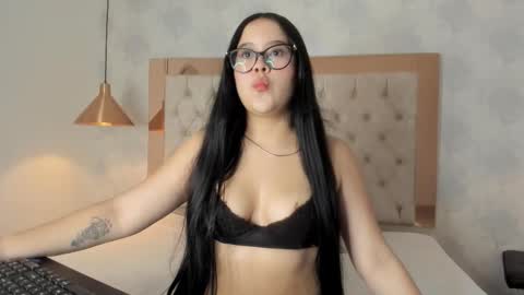 Snapshot of emma_bonnie chatting on October 2025 11:33:02 AM emma_bonnie online show from October 2025 11:33:02 AM