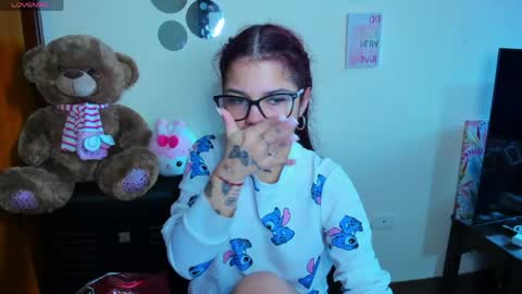 Snapshot of emma_boo_ chatting on April 2026 03:37:02 PM emma_boo_ online show from April 2026 03:37:02 PM