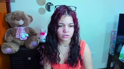 Snapshot of emma_boo_ chatting on April 2026 03:46:02 PM emma_boo_ online show from April 2026 03:46:02 PM