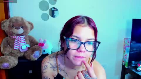 Snapshot of emma_boo_ chatting on April 2026 03:28:02 PM emma_boo_ online show from April 2026 03:28:02 PM