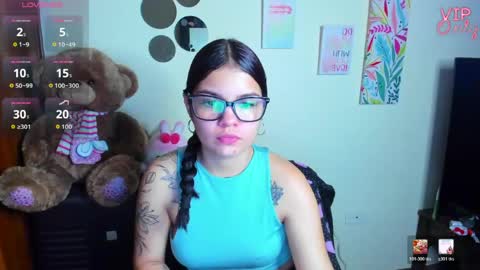 Snapshot of emma_boo_ chatting on May 2026 02:56:01 PM emma_boo_ online show from May 2026 02:56:01 PM