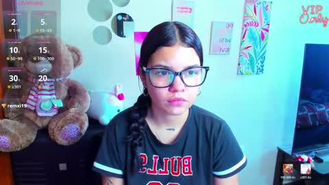 Snapshot of emma_boo_ chatting on May 2026 02:03:01 PM emma_boo_ online show from May 2026 02:03:01 PM