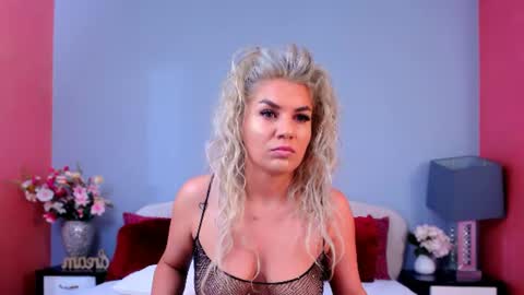 Snapshot of emma_clairex chatting on June 2026 04:21:02 AM Emma online show from June 2026 04:21:02 AM