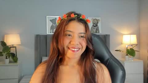 Snapshot of emma_crawford_ chatting on November 2025 12:07:01 PM Emma online show from November 2025 12:07:01 PM