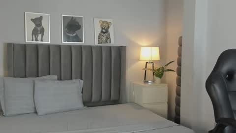 Snapshot of emma_crawford_ chatting on November 2025 09:48:01 PM Emma online show from November 2025 09:48:01 PM