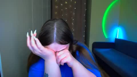 Snapshot of emma_dorn chatting on October 2025 06:59:01 AM Eva online show from October 2025 06:59:01 AM