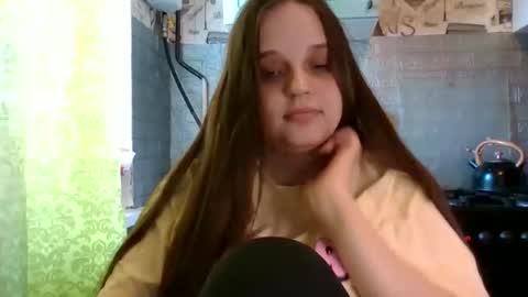 Snapshot of emma_emmochka chatting on May 2026 08:31:01 AM emma_emmochka online show from May 2026 08:31:01 AM