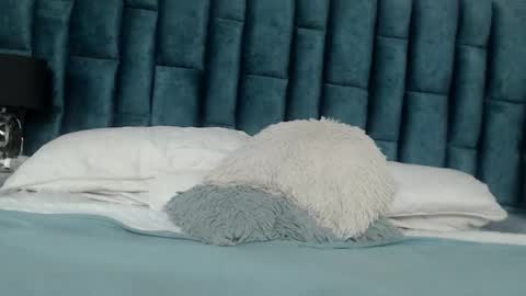 Emma online show from September 2025 07:47:01 PM