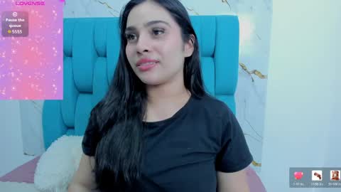 Snapshot of emma_hillton chatting on April 2026 01:28:01 PM Emma online show from April 2026 01:28:01 PM