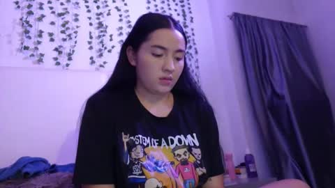 Snapshot of emma_johnson_ chatting on April 2026 01:42:02 AM emma_johnson_ online show from April 2026 01:42:02 AM