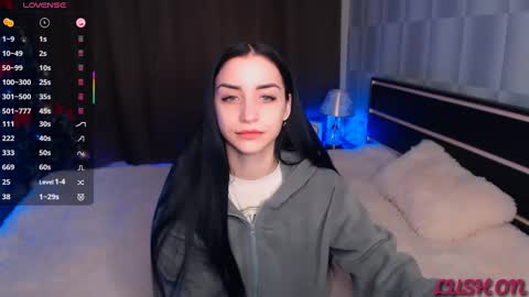 Snapshot of emma_jordan chatting on January 2025 10:05:02 AM Emma online show from January 2025 10:05:02 AM