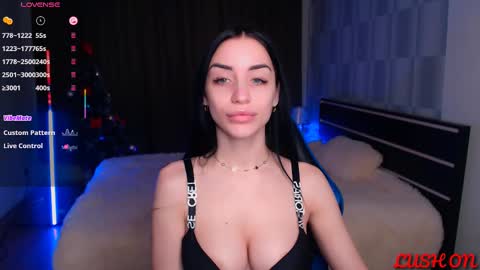 Snapshot of emma_jordan chatting on February 2025 01:33:02 PM Emma online show from February 2025 01:33:02 PM