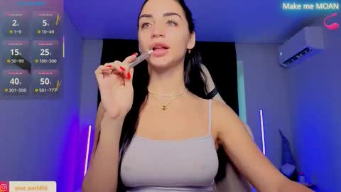 Snapshot of emma_jordan chatting on October 2025 07:28:02 AM Emma online show from October 2025 07:28:02 AM