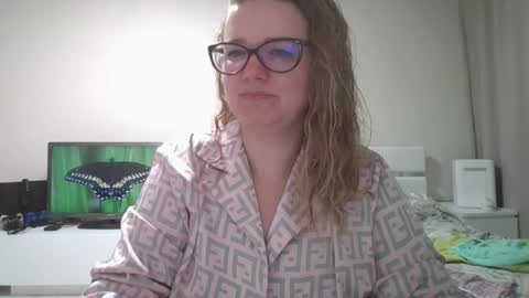 emma_misty_ online show from April 2026 07:52:01 PM