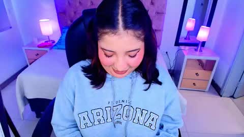 Emma Monserratt online show from November 2025 08:08:02 PM