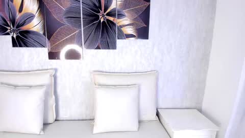 Emma Morgann online show from December 2024 11:33:01 AM