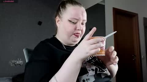 Emma Razumovskaya online show from September 2025 06:24:01 AM