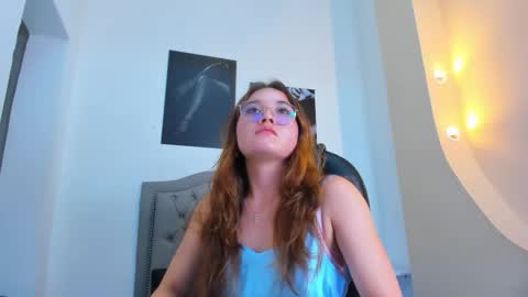 Snapshot of emma_rousz chatting on September 2025 03:51:01 AM emma online show from September 2025 03:51:01 AM