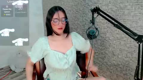 Snapshot of emma_unu chatting on July 2026 02:49:02 AM Emma online show from July 2026 02:49:02 AM