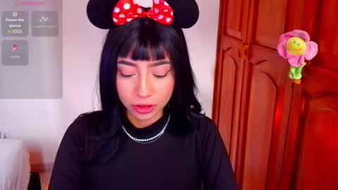 Emma web online show from November 2025 03:23:02 PM