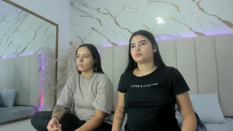 emma_whitee_ online show from November 2025 12:31:02 PM