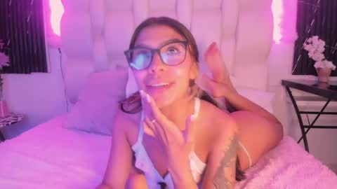 emmaa00_ online show from June 2026 05:41:01 PM