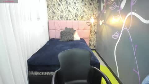 Emma Evans online show from February 2025 11:50:02 AM