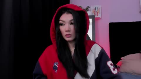 Emma  online show from January 2026 09:27:01 PM