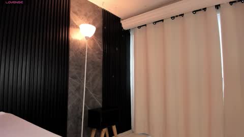 emmaclark_1 online show from November 2025 09:48:01 PM