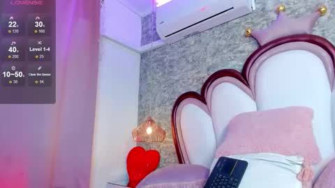 Snapshot of emmacrush chatting on March 2026 11:33:01 PM Welcome Im yosein Your love is my passion activate it with your tips and enjoy with me online show from March 2026 11:33:01 PM