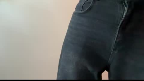 Snapshot of emmafreez chatting on April 2026 12:13:01 PM emmafreez online show from April 2026 12:13:01 PM