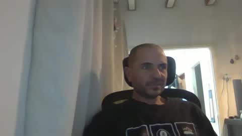 Ariel online show from February 2025 08:25:01 PM