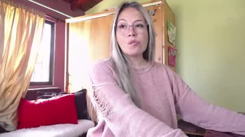 Snapshot of emmahenderson chatting on January 2025 05:47:02 PM Andrea online show from January 2025 05:47:02 PM
