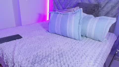  Emma  online show from September 2025 03:55:02 AM