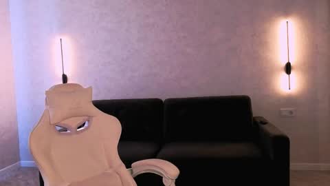 Emma online show from April 2026 06:19:01 AM